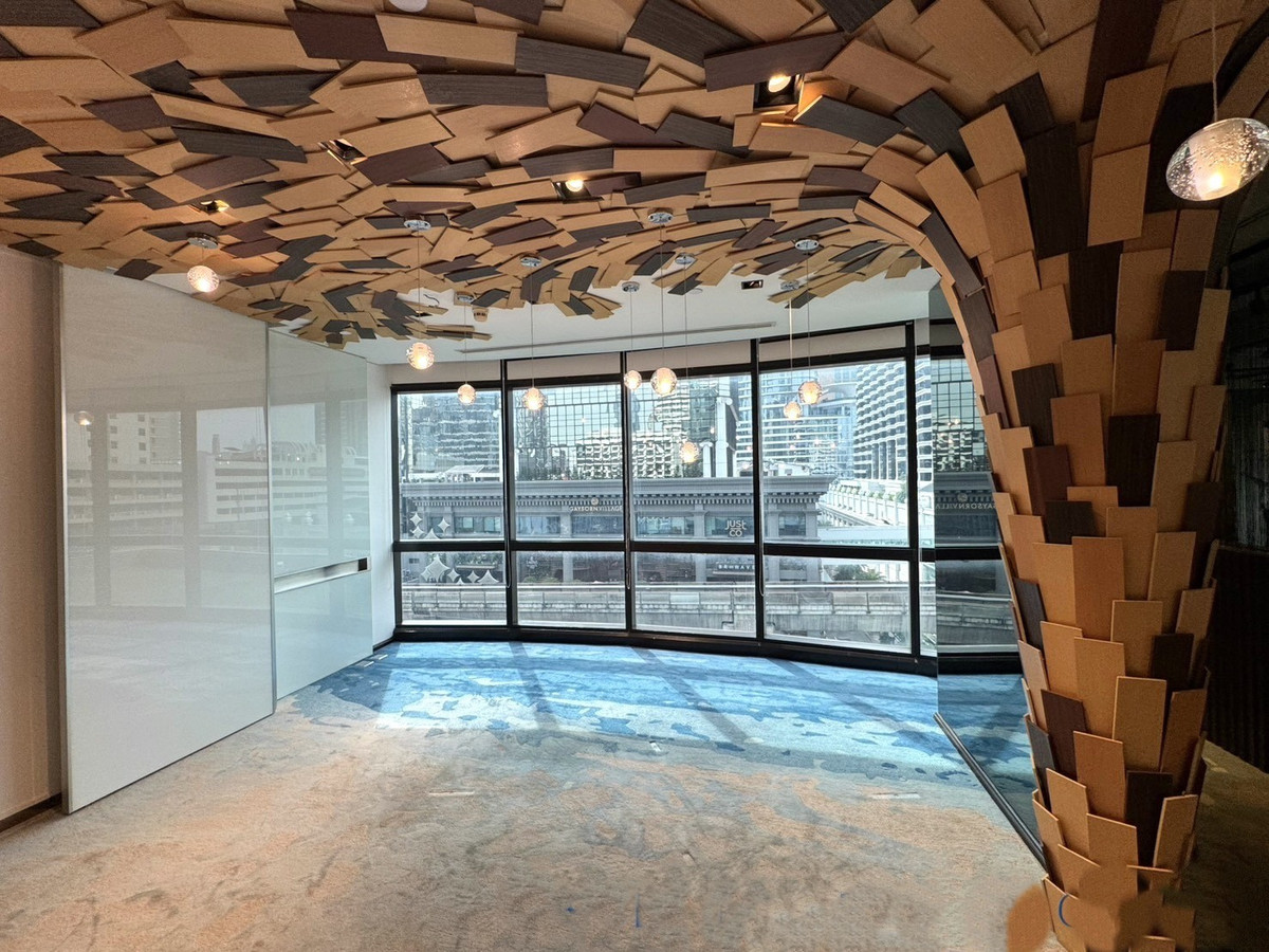 For RentOfficeWitthayu, Chidlom, Langsuan, Ploenchit : Service Office next to BTS Chidlom. Carry a laptop and go to work immediately. Full Furnished, starting from 1 - 50 persons.