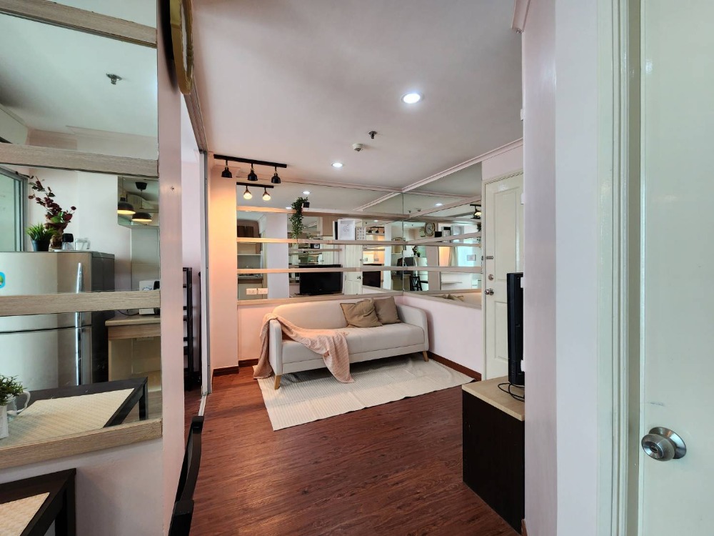 ให้เช่าคอนโดปิ่นเกล้า จรัญสนิทวงศ์ : ติดจองแล้ว!!**รีโนเวทเสร็จแล้ว มีแอร์ 2 เครื่อง + เครื่องซักผ้า ไม่ร้อนและได้รับลม** ให้เช่า ลุมพินี พาร์ค ปิ่นเกล้า เหมาะกับนักศึกษา และคนพึ่งเริ่มทำงาน ทักมานะ