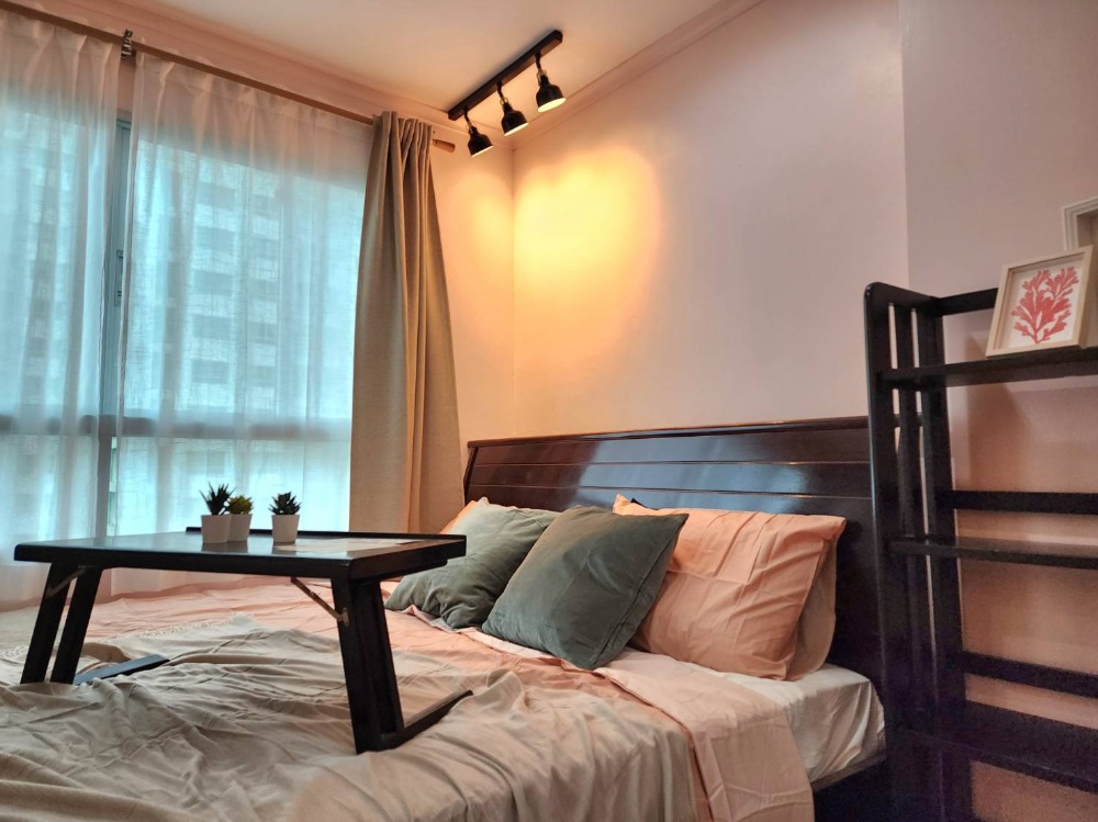 ให้เช่าคอนโดปิ่นเกล้า จรัญสนิทวงศ์ : ติดจองแล้ว!!**รีโนเวทเสร็จแล้ว มีแอร์ 2 เครื่อง + เครื่องซักผ้า ไม่ร้อนและได้รับลม** ให้เช่า ลุมพินี พาร์ค ปิ่นเกล้า เหมาะกับนักศึกษา และคนพึ่งเริ่มทำงาน ทักมานะ