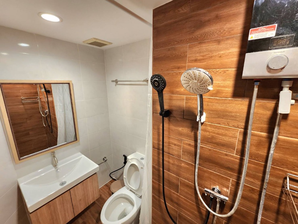 ให้เช่าคอนโดปิ่นเกล้า จรัญสนิทวงศ์ : ติดจองแล้ว!!**รีโนเวทเสร็จแล้ว มีแอร์ 2 เครื่อง + เครื่องซักผ้า ไม่ร้อนและได้รับลม** ให้เช่า ลุมพินี พาร์ค ปิ่นเกล้า เหมาะกับนักศึกษา และคนพึ่งเริ่มทำงาน ทักมานะ