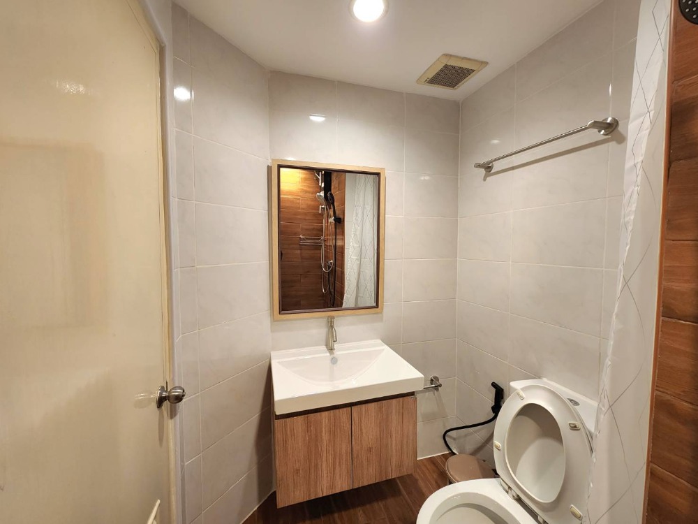 ให้เช่าคอนโดปิ่นเกล้า จรัญสนิทวงศ์ : ติดจองแล้ว!!**รีโนเวทเสร็จแล้ว มีแอร์ 2 เครื่อง + เครื่องซักผ้า ไม่ร้อนและได้รับลม** ให้เช่า ลุมพินี พาร์ค ปิ่นเกล้า เหมาะกับนักศึกษา และคนพึ่งเริ่มทำงาน ทักมานะ