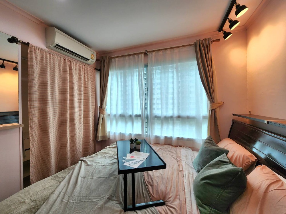 ให้เช่าคอนโดปิ่นเกล้า จรัญสนิทวงศ์ : ติดจองแล้ว!!**รีโนเวทเสร็จแล้ว มีแอร์ 2 เครื่อง + เครื่องซักผ้า ไม่ร้อนและได้รับลม** ให้เช่า ลุมพินี พาร์ค ปิ่นเกล้า เหมาะกับนักศึกษา และคนพึ่งเริ่มทำงาน ทักมานะ