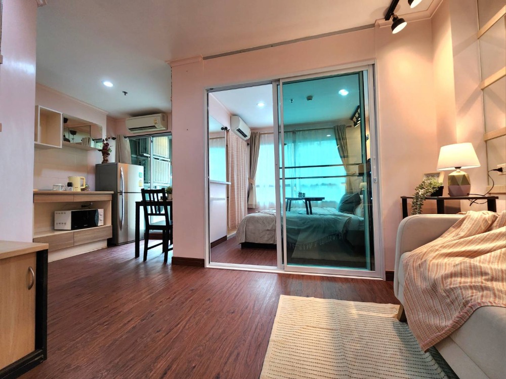 ให้เช่าคอนโดปิ่นเกล้า จรัญสนิทวงศ์ : ติดจองแล้ว!!**รีโนเวทเสร็จแล้ว มีแอร์ 2 เครื่อง + เครื่องซักผ้า ไม่ร้อนและได้รับลม** ให้เช่า ลุมพินี พาร์ค ปิ่นเกล้า เหมาะกับนักศึกษา และคนพึ่งเริ่มทำงาน ทักมานะ