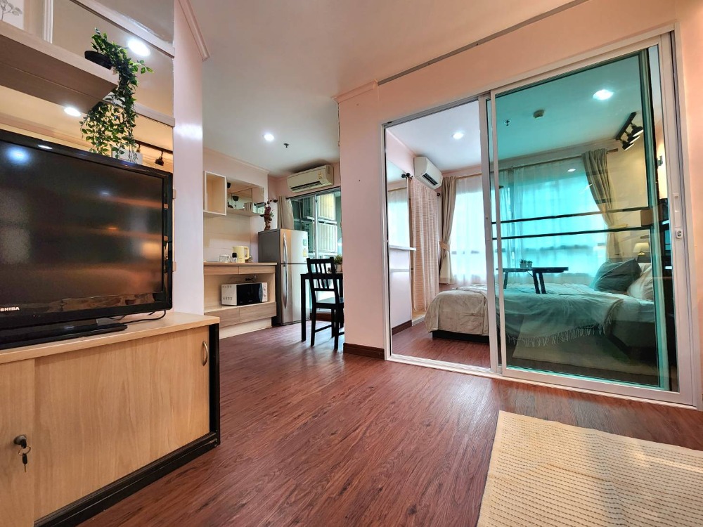 ให้เช่าคอนโดปิ่นเกล้า จรัญสนิทวงศ์ : ติดจองแล้ว!!**รีโนเวทเสร็จแล้ว มีแอร์ 2 เครื่อง + เครื่องซักผ้า ไม่ร้อนและได้รับลม** ให้เช่า ลุมพินี พาร์ค ปิ่นเกล้า เหมาะกับนักศึกษา และคนพึ่งเริ่มทำงาน ทักมานะ