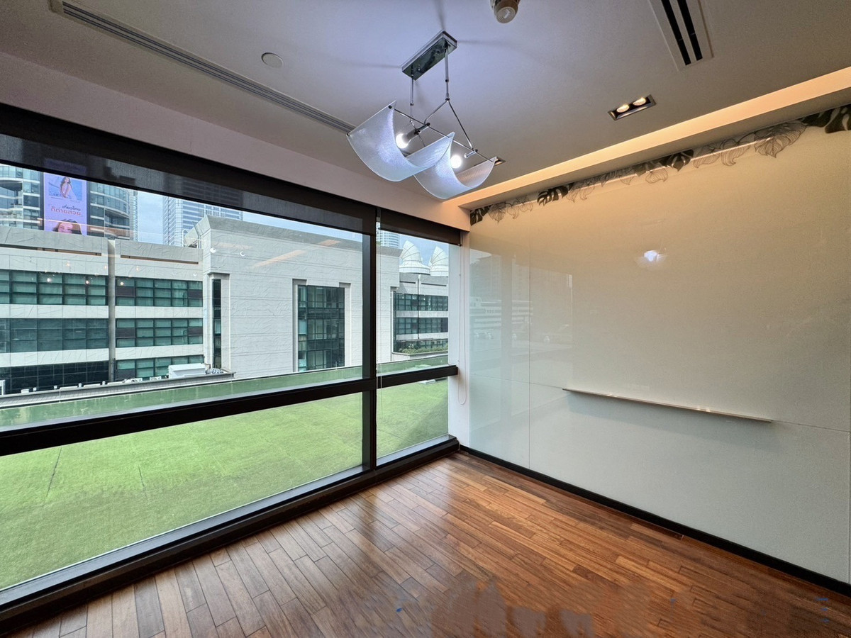 For RentOfficeWitthayu, Chidlom, Langsuan, Ploenchit : Service Office next to BTS Chidlom. Carry a laptop and go to work immediately. Full Furnished, starting from 1 - 50 persons.