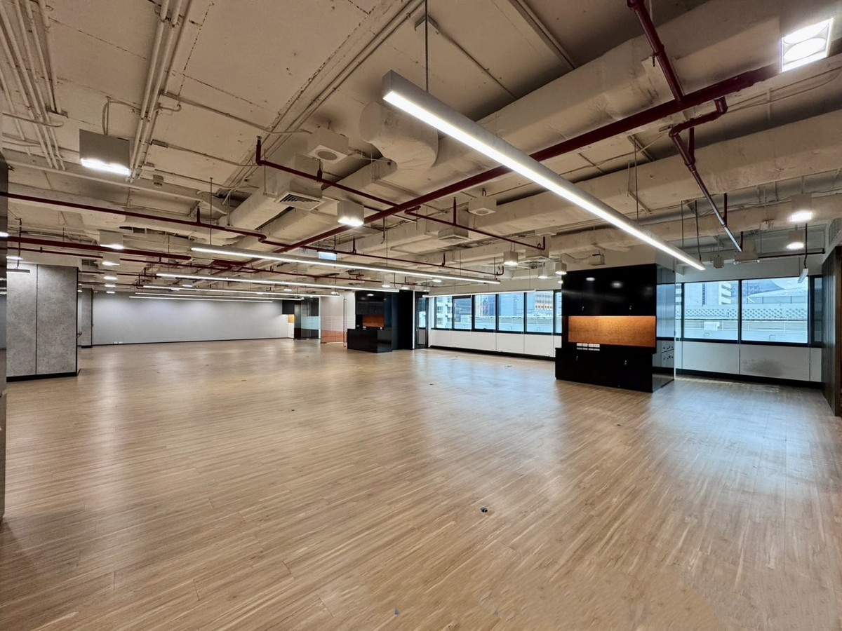 For RentOfficeWitthayu, Chidlom, Langsuan, Ploenchit : Service Office next to BTS Chidlom. Carry a laptop and go to work immediately. Full Furnished, starting from 1 - 50 persons.