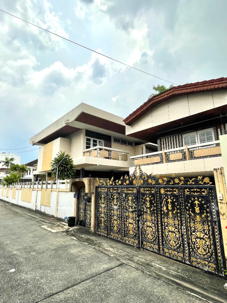 ขายบ้านสะพานควาย จตุจักร : บ้านเดี่ยว อินทามระ ซอย 1 / 5 ห้องนอน (ขาย), Detached House Inthamara Soi 1 / 5 Bedrooms (FOR SALE) NUB511