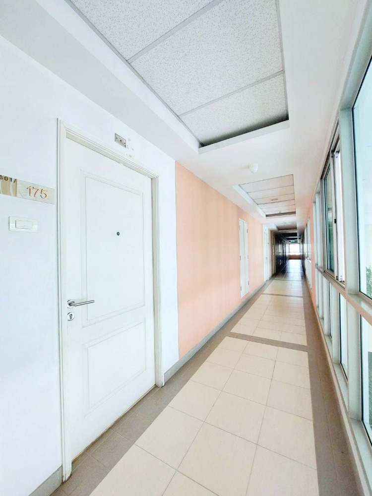 ขายคอนโดเกษตรศาสตร์ รัชโยธิน : ขาย CENTRIC SCENE รัชวิภา 1 ห้องนอน 41 ตร.ม. ชั้น 12 วิวสระว่ายน้ำ เฟอร์ครบ เข้าอยู่ได้ทันที