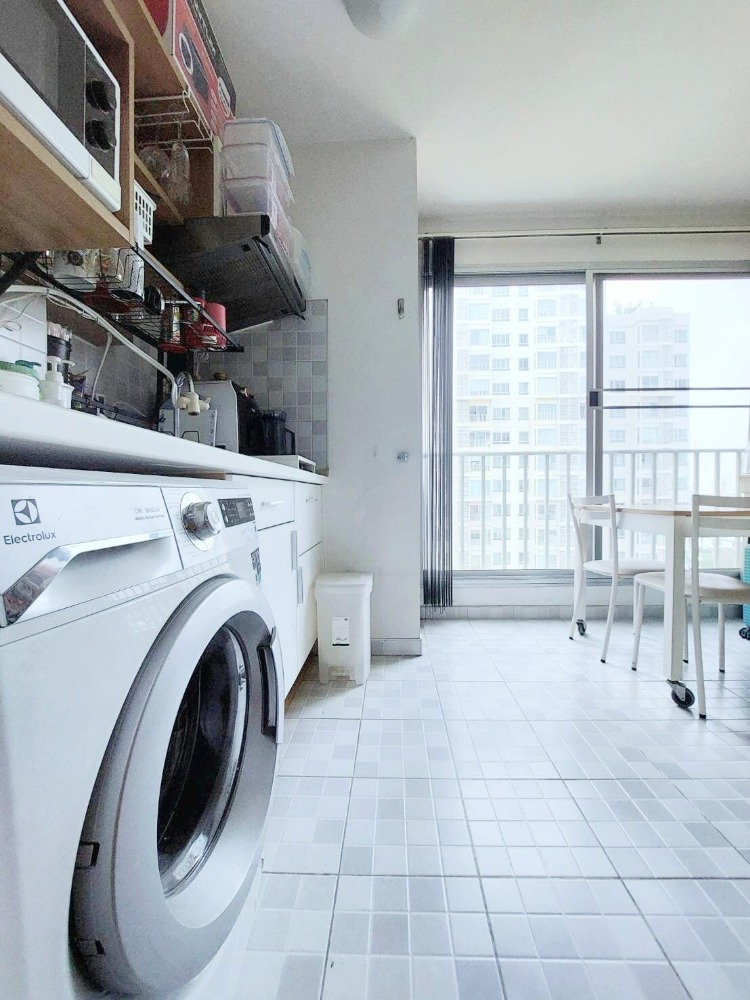 ขายคอนโดเกษตรศาสตร์ รัชโยธิน : ขาย CENTRIC SCENE รัชวิภา 1 ห้องนอน 41 ตร.ม. ชั้น 12 วิวสระว่ายน้ำ เฟอร์ครบ เข้าอยู่ได้ทันที