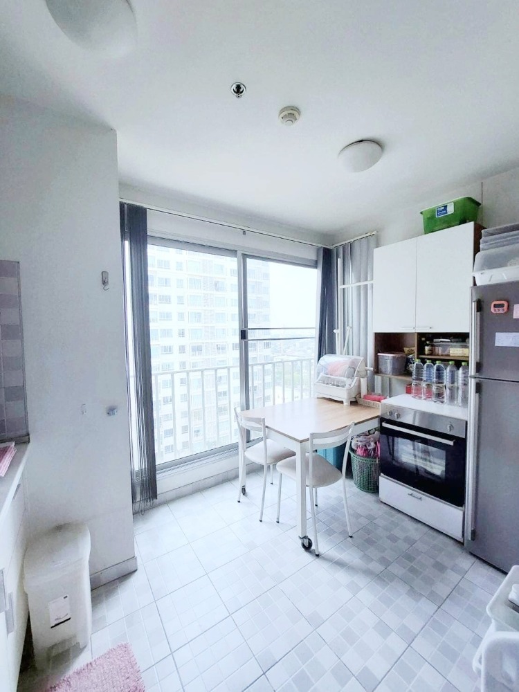 ขายคอนโดเกษตรศาสตร์ รัชโยธิน : ขาย CENTRIC SCENE รัชวิภา 1 ห้องนอน 41 ตร.ม. ชั้น 12 วิวสระว่ายน้ำ เฟอร์ครบ เข้าอยู่ได้ทันที