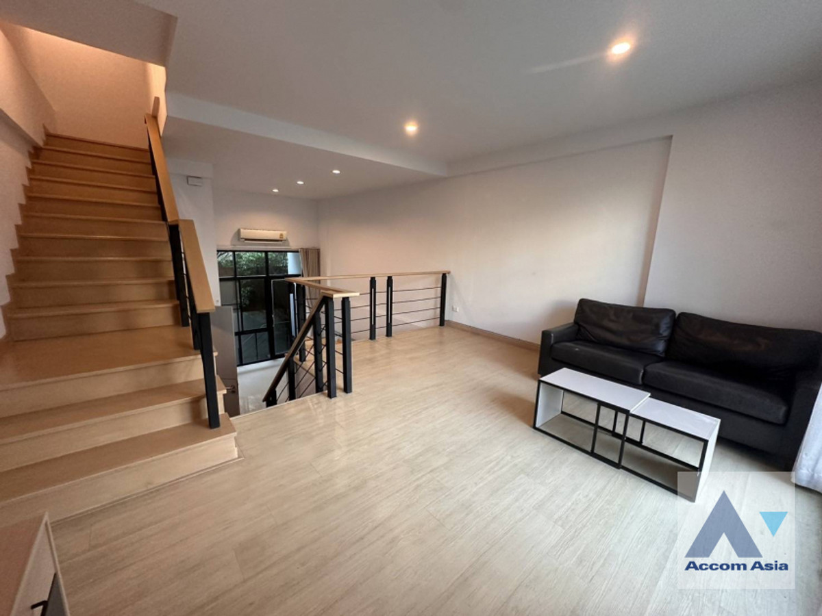 ให้เช่าบ้านสาทร นราธิวาส : 🔼 AccomA🔽 3 Bedrooms House for Rent in Sathorn, Bangkok near BTS Chong Nonsi - MRT Lumphini (AA38936)