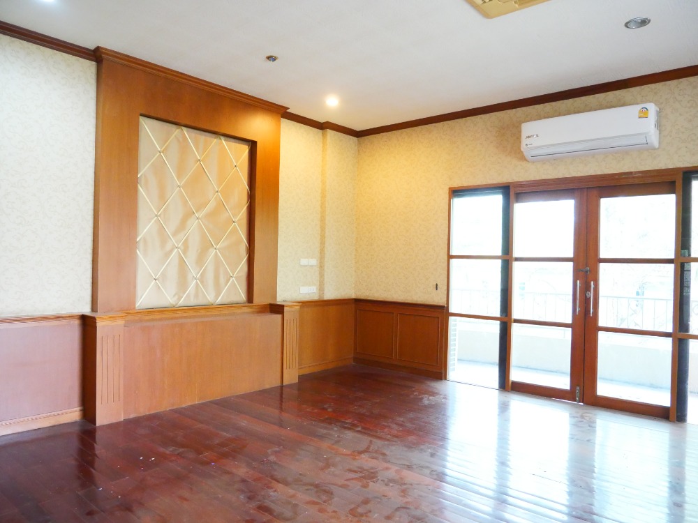 For SaleHousePathum Thani,Rangsit, Thammasat : Single house, Supalai Buri University, Khlong 4, large size, near school, residential area, quiet