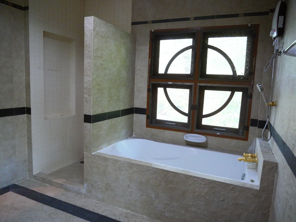 For SaleHousePathum Thani,Rangsit, Thammasat : Single house, Supalai Buri University, Khlong 4, large size, near school, residential area, quiet