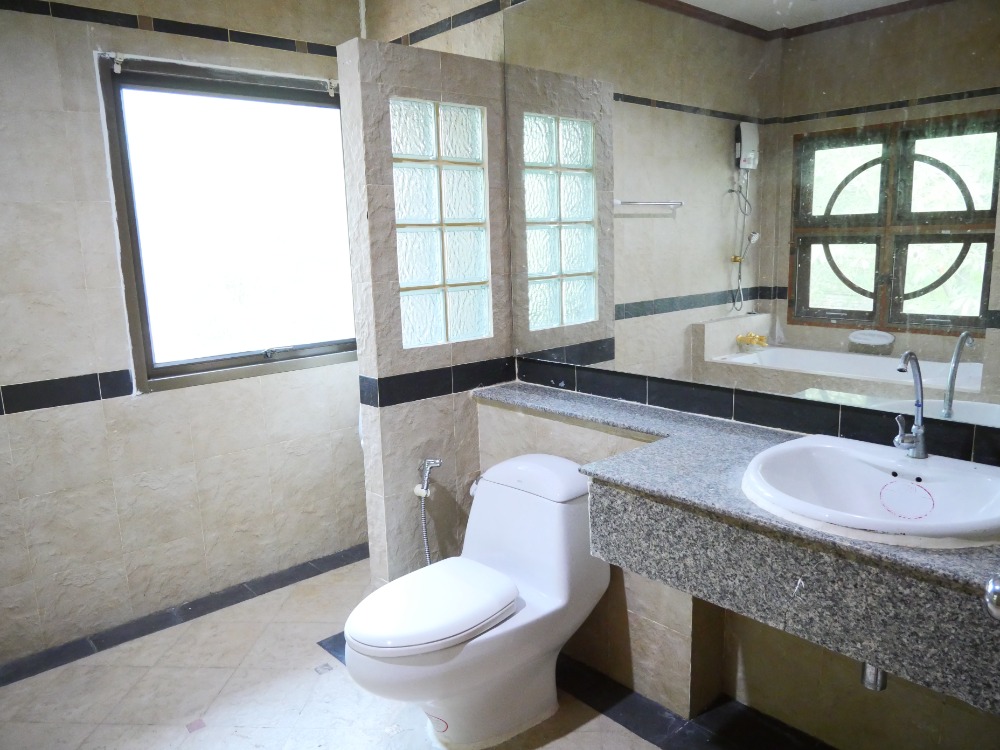 For SaleHousePathum Thani,Rangsit, Thammasat : Single house, Supalai Buri University, Khlong 4, large size, near school, residential area, quiet