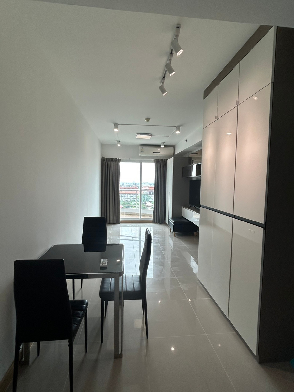 For RentCondoWongwianyai, Charoennakor : For rent, Supalai River Resort, size 53.5 sq m., 1 bedroom, 1 bathroom, 1 separate kitchen.