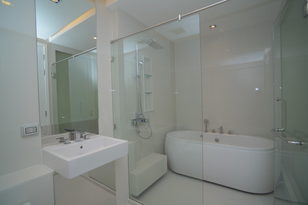 ขายคอนโดลาดพร้าว เซ็นทรัลลาดพร้าว : 🔥 โอกาสสุดพิเศษ! เป็นเจ้าของคอนโดหรู EQUINOX PHAHOL - VIBHA ทำเลศักยภาพใจกลางห้าแยกลาดพร้าว! 🔥