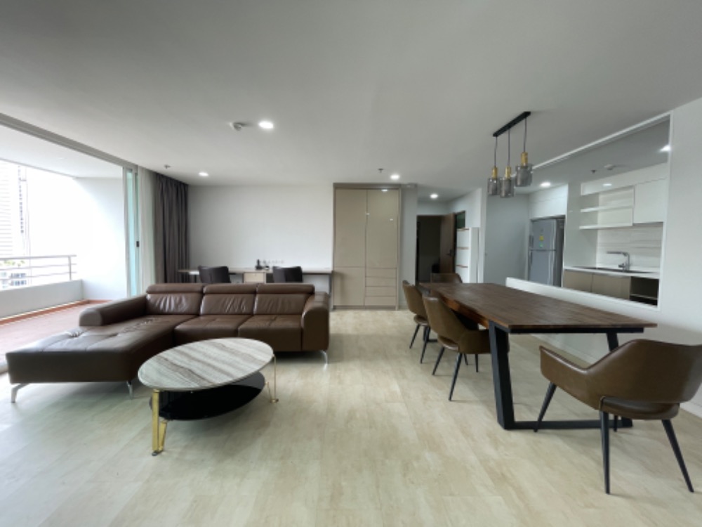 For RentCondoSukhumvit, Asoke, Thonglor : Condo for rent 3 bedrooms near BTS Phrom Phong