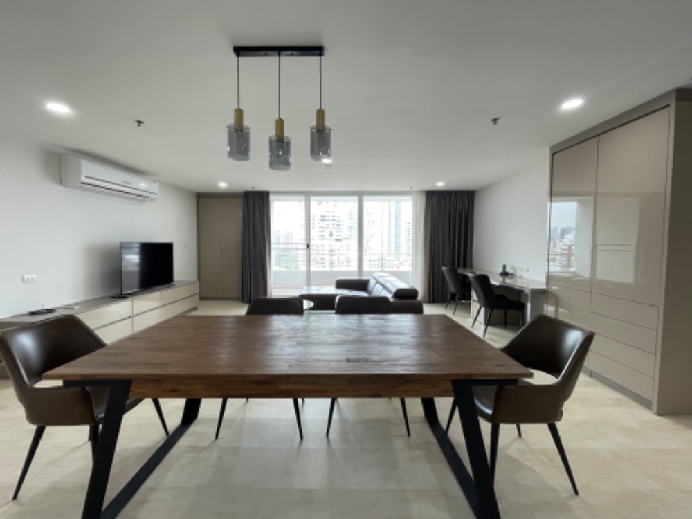 For RentCondoSukhumvit, Asoke, Thonglor : Condo for rent 3 bedrooms near BTS Phrom Phong