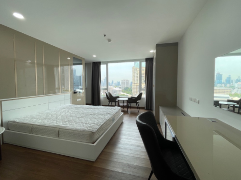 For RentCondoSukhumvit, Asoke, Thonglor : Condo for rent 3 bedrooms near BTS Phrom Phong