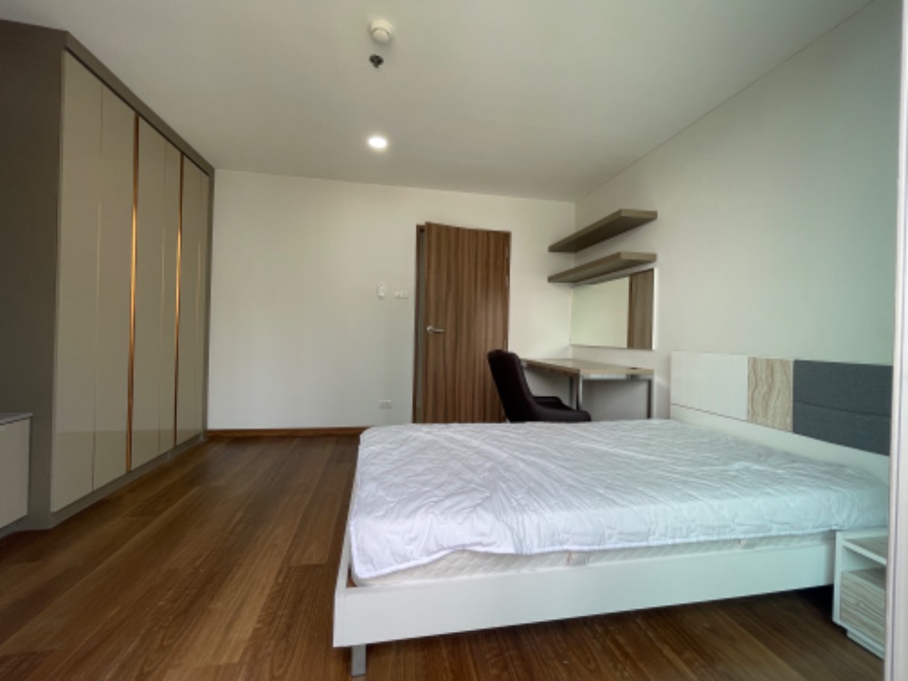 For RentCondoSukhumvit, Asoke, Thonglor : Condo for rent 3 bedrooms near BTS Phrom Phong