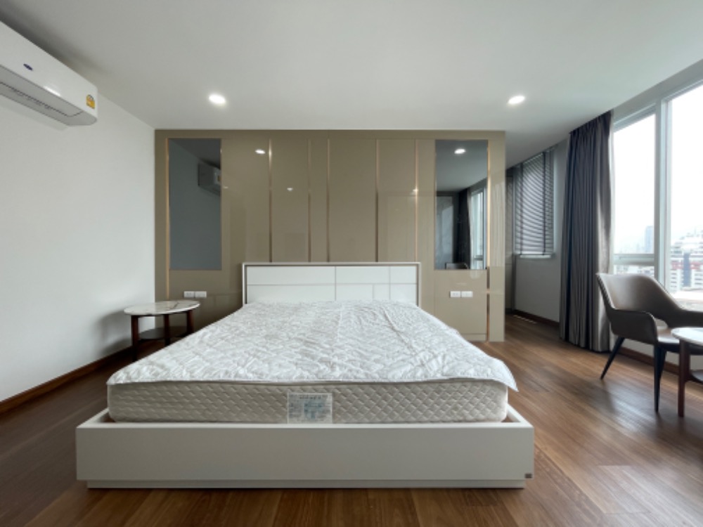 For RentCondoSukhumvit, Asoke, Thonglor : Condo for rent 3 bedrooms near BTS Phrom Phong