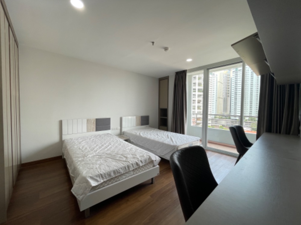 For RentCondoSukhumvit, Asoke, Thonglor : Condo for rent 3 bedrooms near BTS Phrom Phong