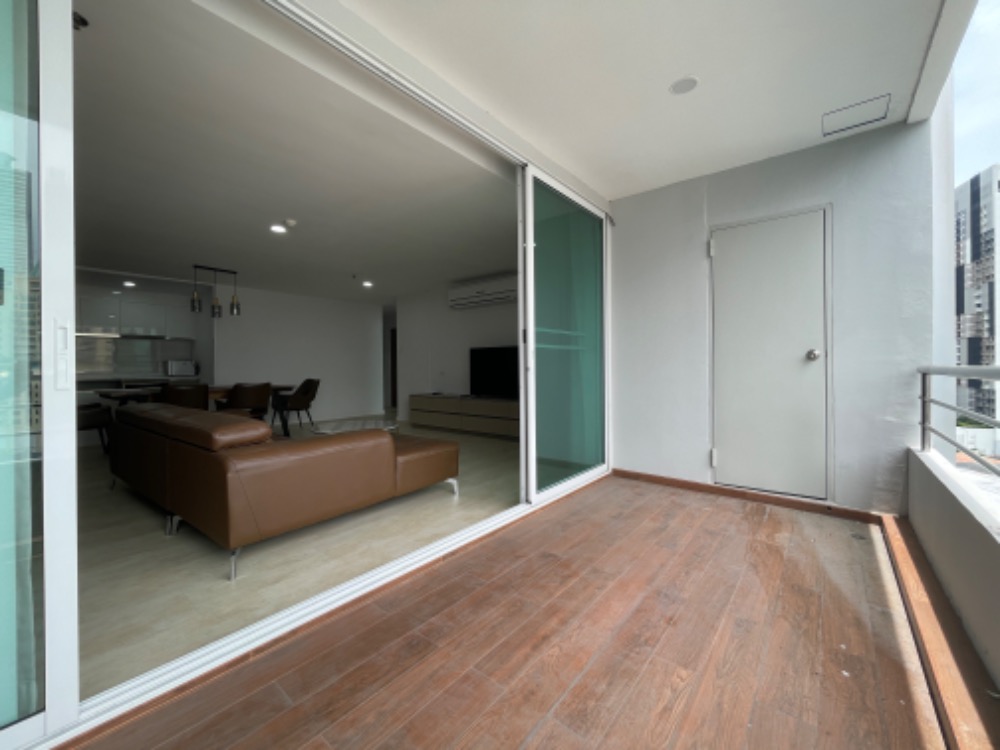 For RentCondoSukhumvit, Asoke, Thonglor : Condo for rent 3 bedrooms near BTS Phrom Phong