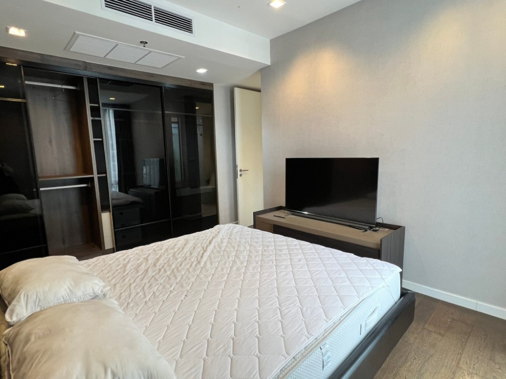 For SaleCondoSathorn, Narathiwat : ( UL23070715 ) Tel/Line 096-247-9369 / FOR SELL Nara 9 Condo 2 bedroom, 2 bathroom, high floor, furnished, Special Deal!!