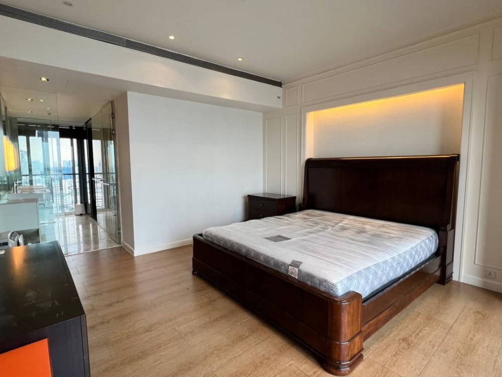 For SaleCondoSathorn, Narathiwat : ( UL2312221 ) Tel/Line 096-2479369 , FOR SELL THE MET SATHORN , 3 bedroom, 3 bathroom, high floor, furnished, Special Deal!!✨✨