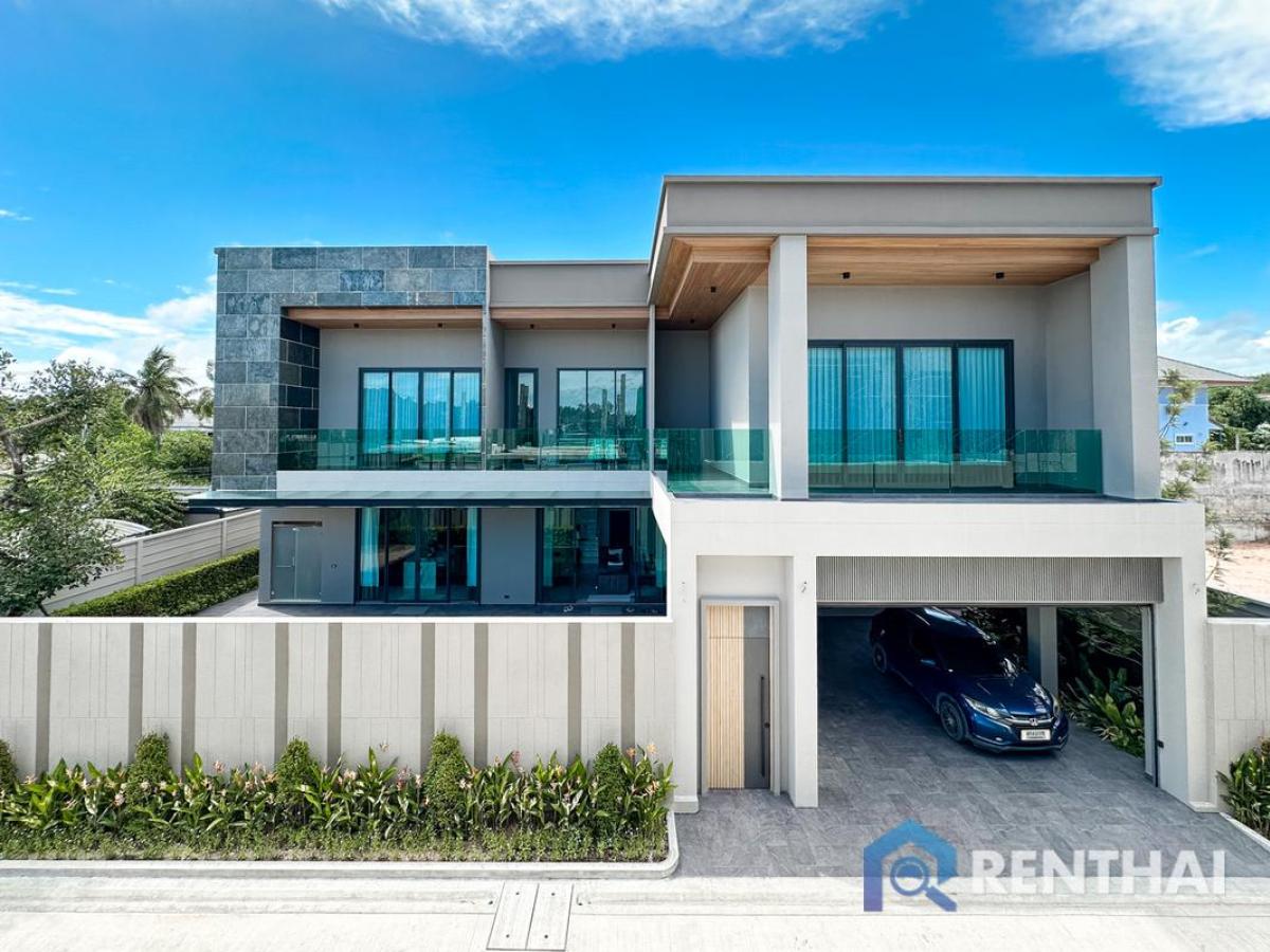 For SalePattaya, Bangsaen, Chonburi : Modern tropical style pool villa for sale