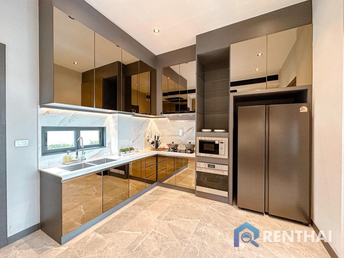 ขายพัทยา บางแสน ชลบุรี สัตหีบ : บ้าน พูลวิลล่าสุดหรู สไตล์โมเดิร์น ทรอปิคอล