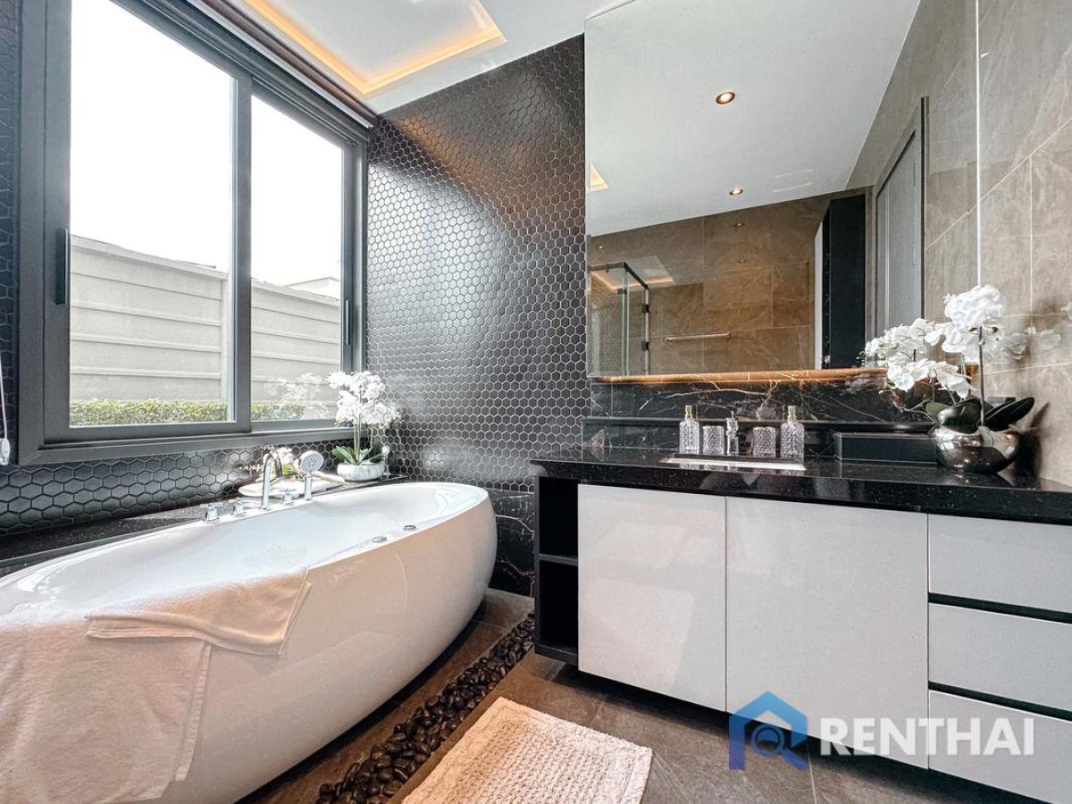 ขายพัทยา บางแสน ชลบุรี สัตหีบ : บ้าน พูลวิลล่าสุดหรู สไตล์โมเดิร์น ทรอปิคอล