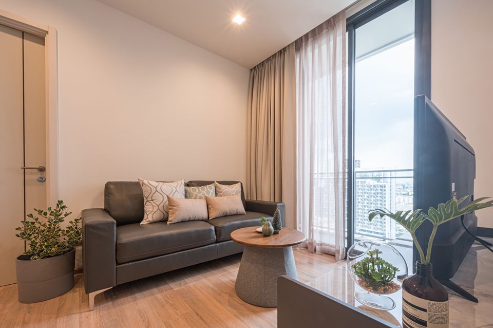 For RentCondoSapankwai,Jatujak : Rent The Line Phahon-Pradipat 2B1B LineID: @Rizz789 (with @ ahead)