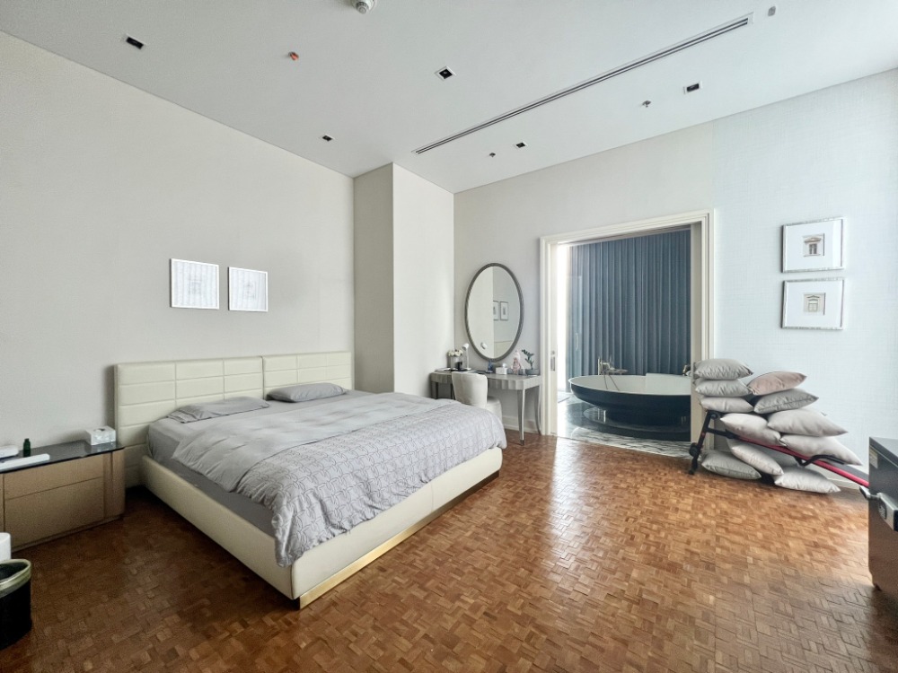 ให้เช่าคอนโดสาทร นราธิวาส : The Ritz Carlton residences for rent