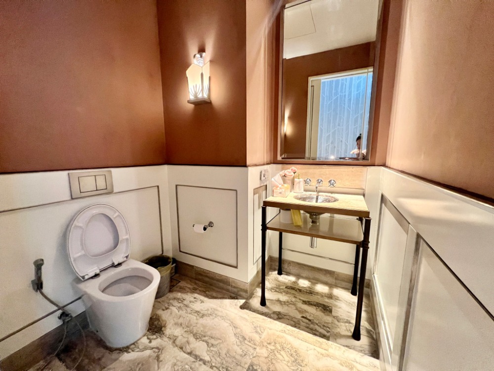 ให้เช่าคอนโดสาทร นราธิวาส : The Ritz Carlton residences for rent