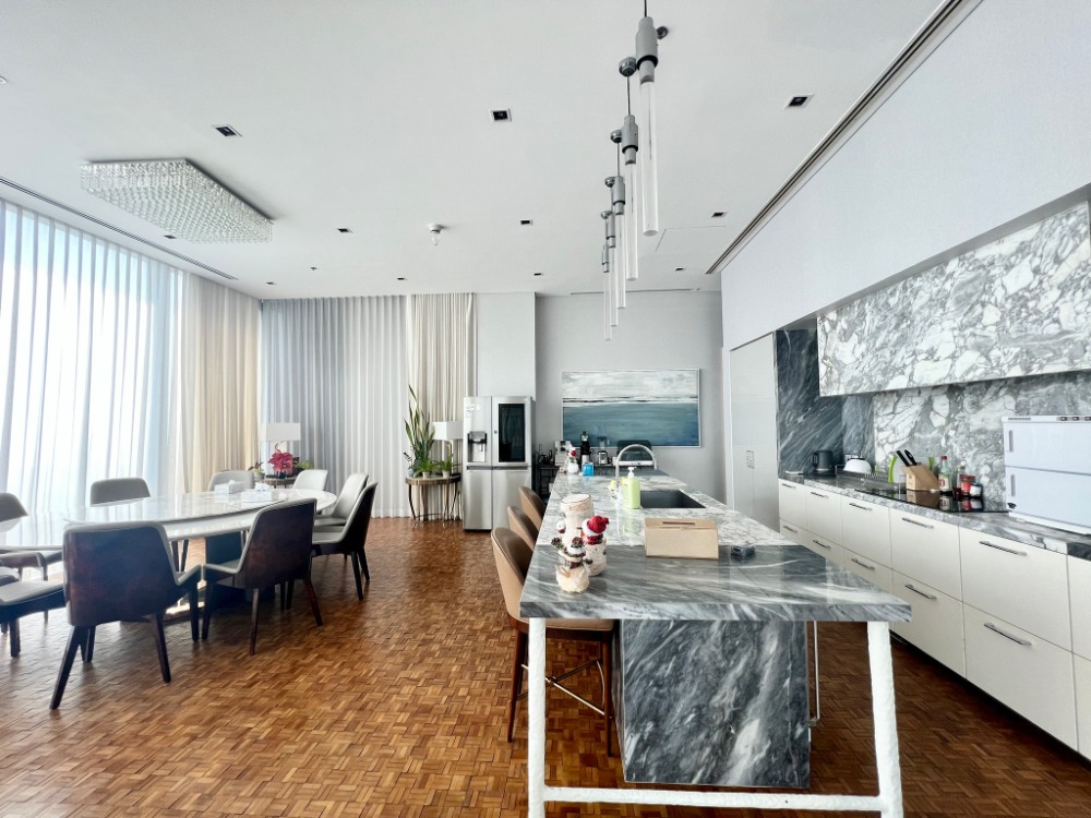 ให้เช่าคอนโดสาทร นราธิวาส : The Ritz Carlton residences for rent
