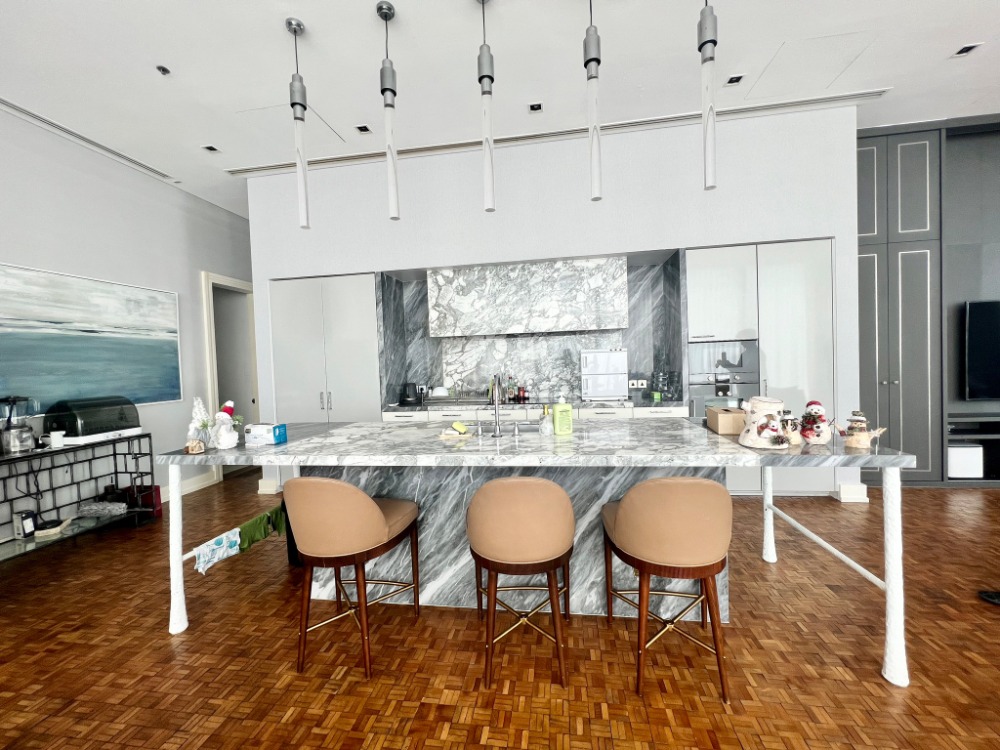 ให้เช่าคอนโดสาทร นราธิวาส : The Ritz Carlton residences for rent