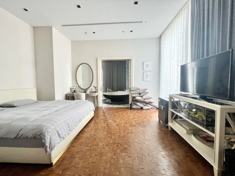 ให้เช่าคอนโดสาทร นราธิวาส : The Ritz Carlton residences for rent