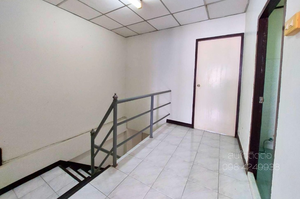 ขายทาวน์โฮมพระราม 5 ราชพฤกษ์ บางกรวย : ทาวน์เฮาส์ 3 ชั้น  17.4 ตรว. ใกล้ กฟผ.บางกรวย พระราม 7 ใกล้รถไฟฟ้า บางพลัด บางอ้อ เมืองนนทบุรี