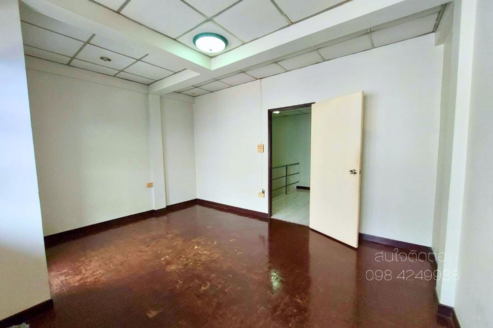 ขายทาวน์โฮมพระราม 5 ราชพฤกษ์ บางกรวย : ทาวน์เฮาส์ 3 ชั้น  17.4 ตรว. ใกล้ กฟผ.บางกรวย พระราม 7 ใกล้รถไฟฟ้า บางพลัด บางอ้อ เมืองนนทบุรี