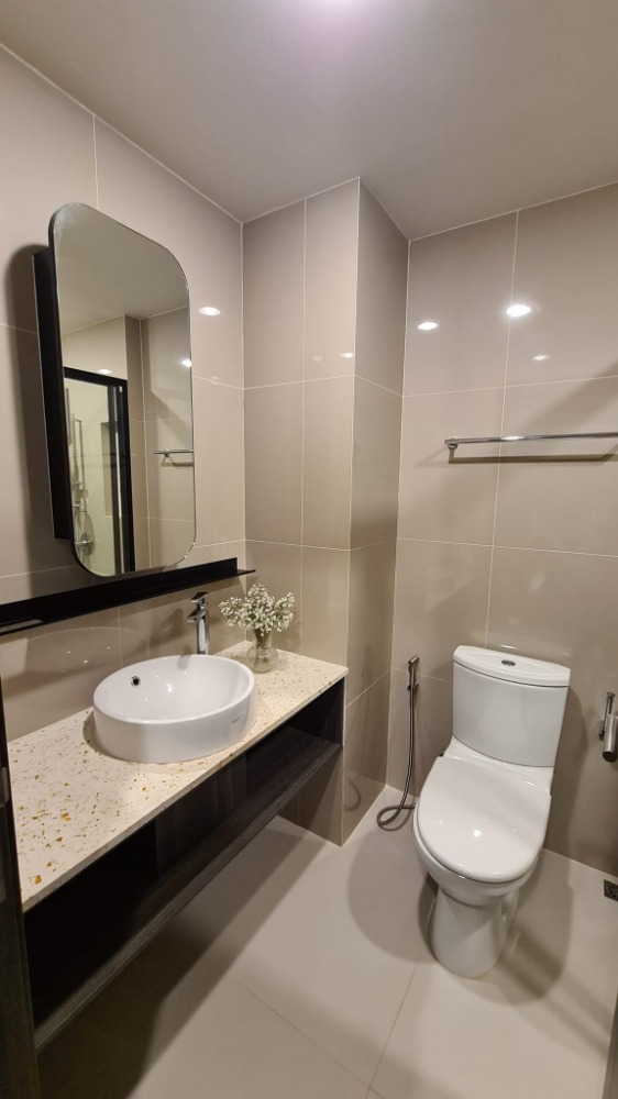 ให้เช่าคอนโดรัชดา ห้วยขวาง : Rds-0656 ให้เช่าคอนโด XT Huaikhwang นัดชมห้อง 👉line : @propertyfinder