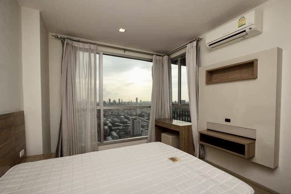 For RentCondoRatchadapisek, Huaikwang, Suttisan : Urgent! For rent, Rhythm Ratchada - Huai Khwang, 1 bedroom, 46 sqm., 32nd floor, high, very beautiful view, next to Huai Khwang MRT.
