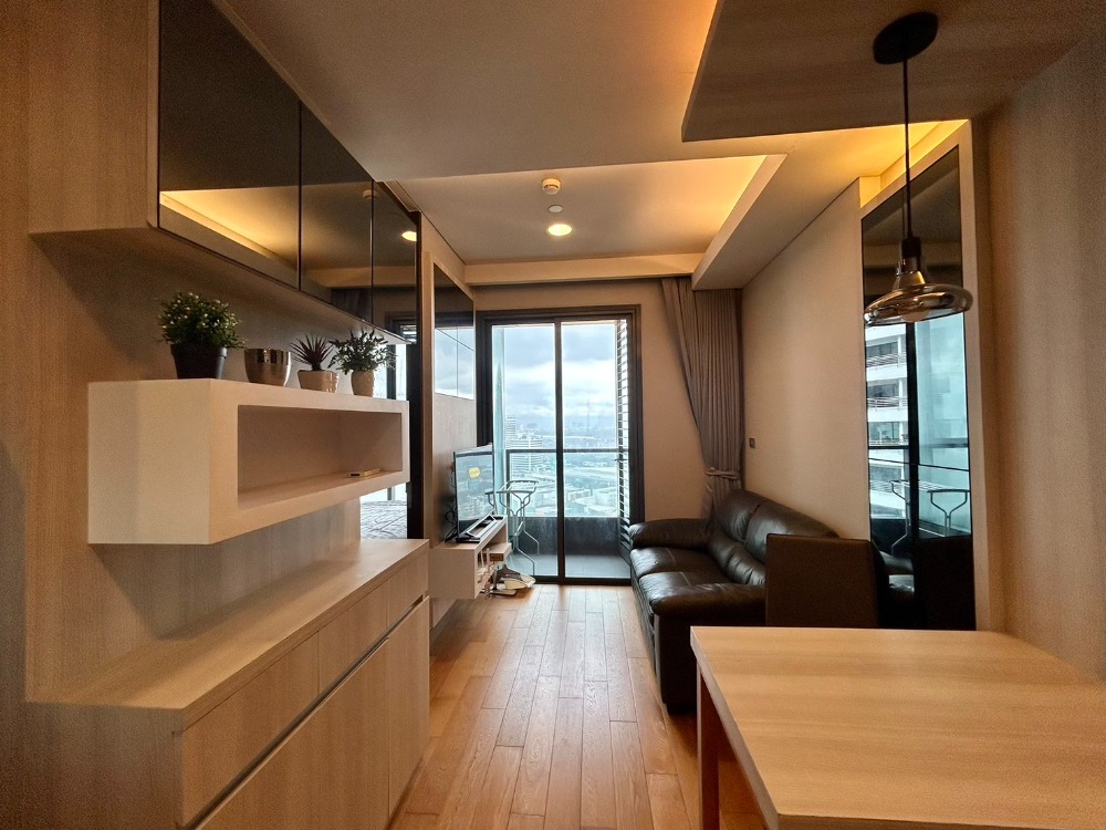 For RentCondoSukhumvit, Asoke, Thonglor : The Lumpini 24. Separate kitchen layout. The actual room is beautifully decorated as shown in the picture. ✨ Fully Furnished ✨📞 Line : @pukkhome (with @)