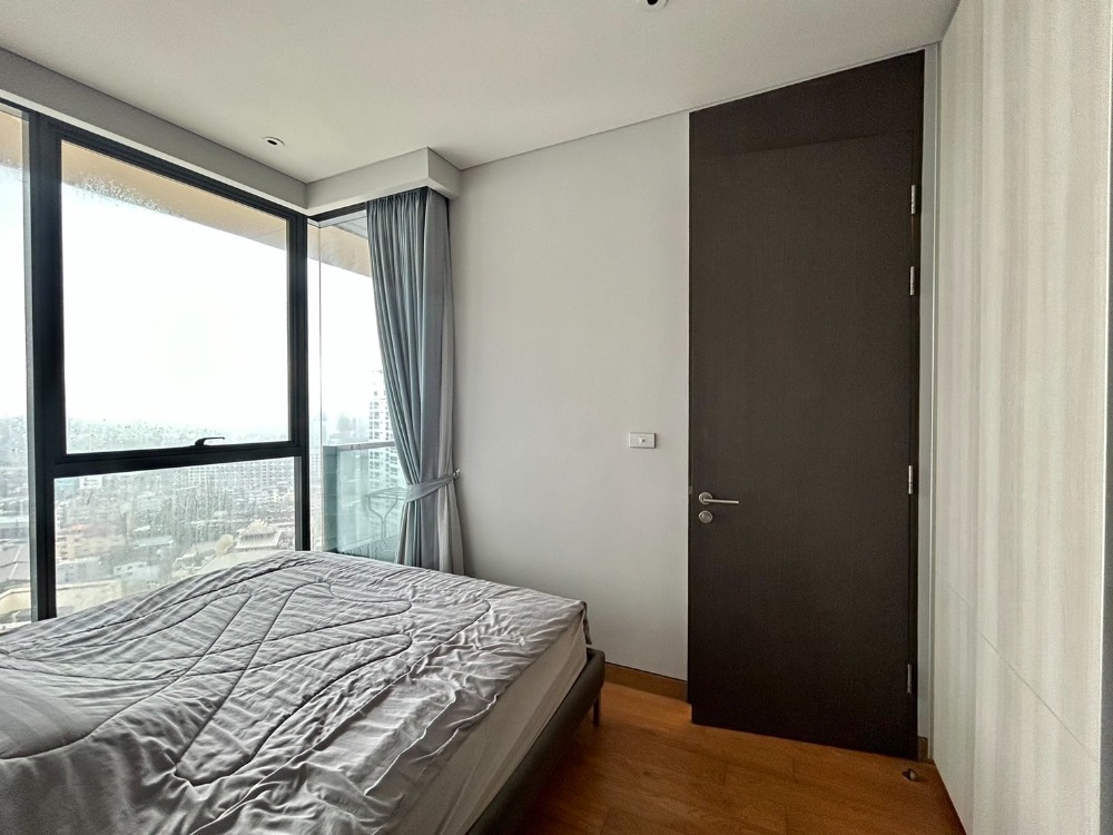 For RentCondoSukhumvit, Asoke, Thonglor : The Lumpini 24. Separate kitchen layout. The actual room is beautifully decorated as shown in the picture. ✨ Fully Furnished ✨📞 Line : @pukkhome (with @)