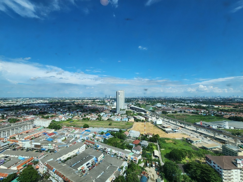 For RentCondoNonthaburi, Bang Yai, Bangbuathong : Condition as shown in the cover photo**Vacant room, electric adjustable sofa and washing machine**Condo for rent, Plum Condo, Central Station, Phase 1, 31st floor, 2 air conditioners, TV in the bedroom, ready to move in, just contact me.