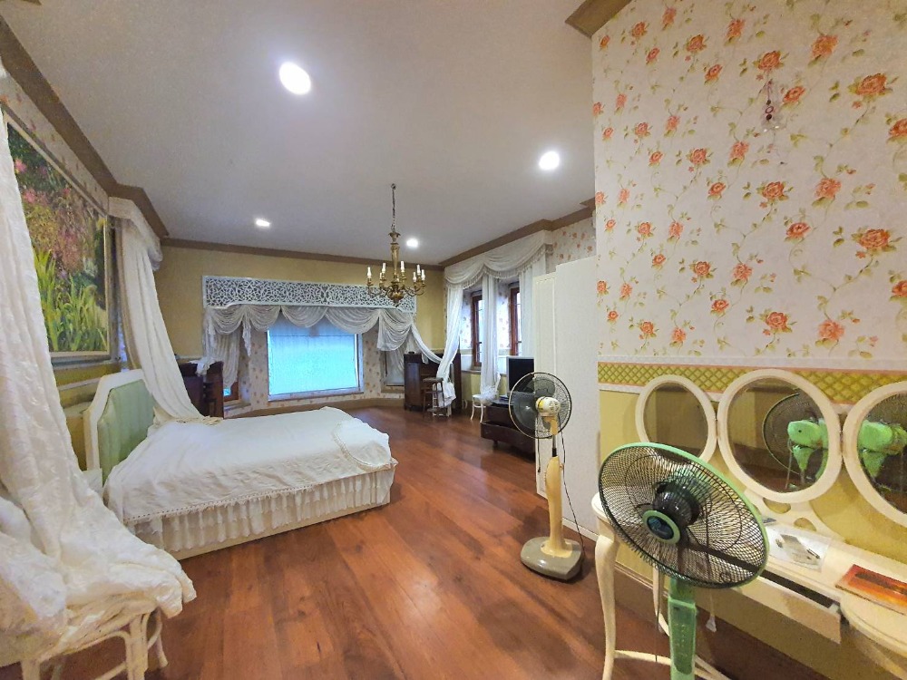 ขายบ้านเชียงใหม่ : ขายถูก !!! ขายบ้านเดี่ยวพร้อมที่ดิน 2 ไร่ 3 ชั้น สไตล์อังกฤษ ติดริมแม่น้ำปิง จอมทอง เชียงใหม่ บนที่ดินท้องมังกร