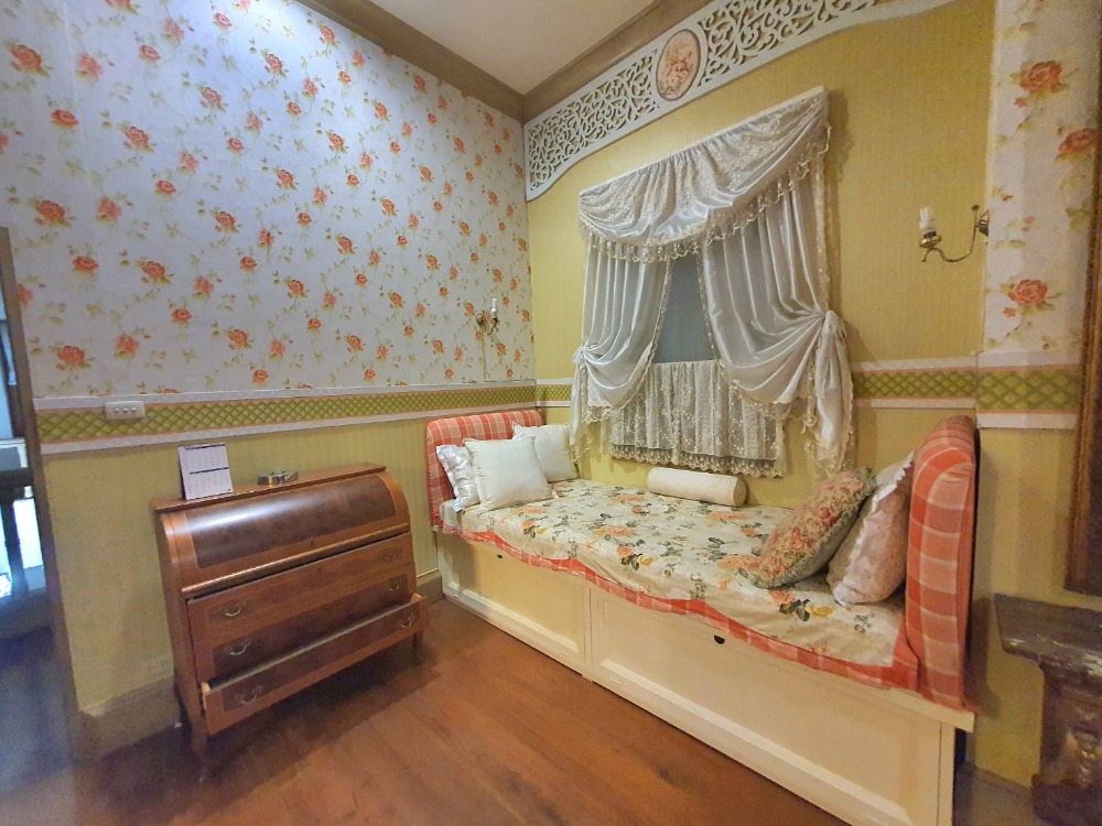 ขายบ้านเชียงใหม่ : ขายถูก !!! ขายบ้านเดี่ยวพร้อมที่ดิน 2 ไร่ 3 ชั้น สไตล์อังกฤษ ติดริมแม่น้ำปิง จอมทอง เชียงใหม่ บนที่ดินท้องมังกร