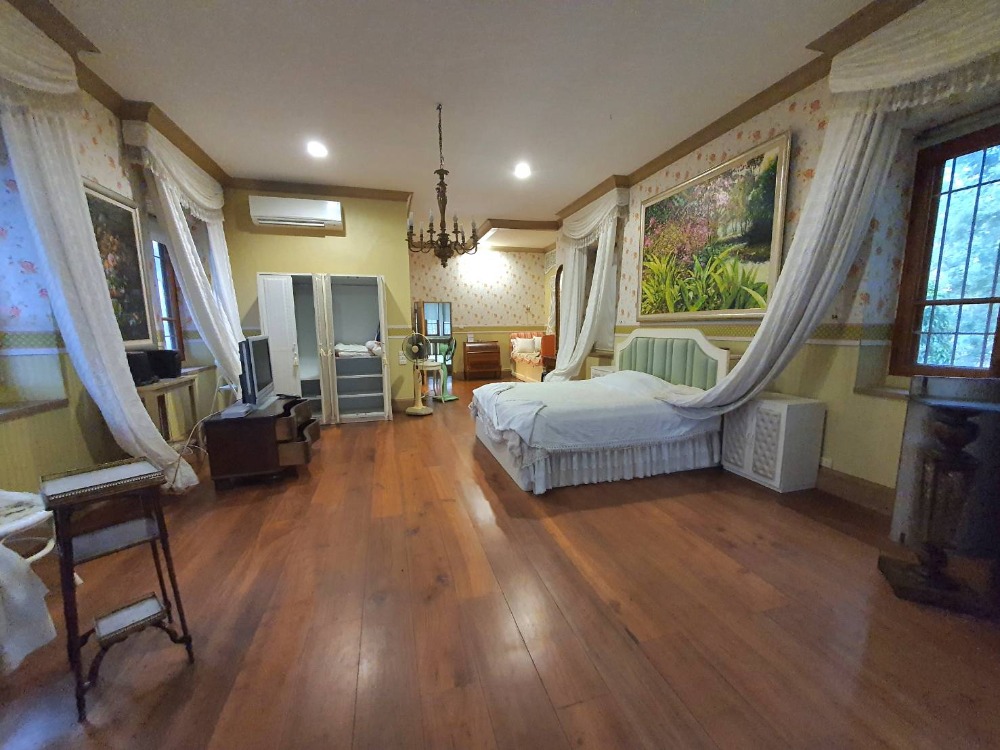 ขายบ้านเชียงใหม่ : ขายถูก !!! ขายบ้านเดี่ยวพร้อมที่ดิน 2 ไร่ 3 ชั้น สไตล์อังกฤษ ติดริมแม่น้ำปิง จอมทอง เชียงใหม่ บนที่ดินท้องมังกร