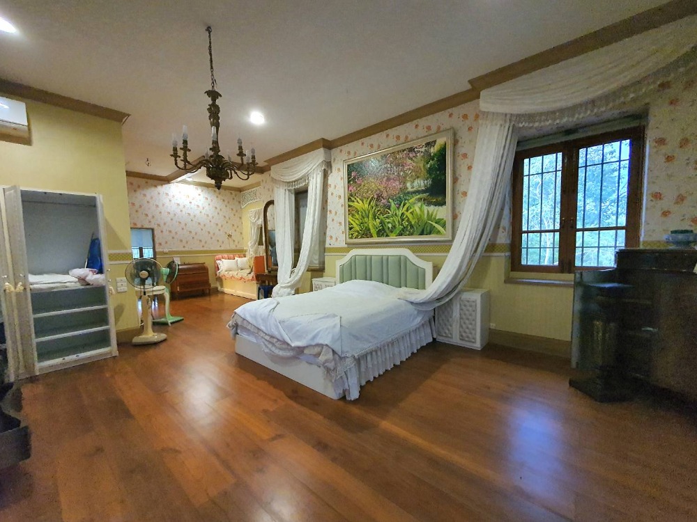 ขายบ้านเชียงใหม่ : ขายถูก !!! ขายบ้านเดี่ยวพร้อมที่ดิน 2 ไร่ 3 ชั้น สไตล์อังกฤษ ติดริมแม่น้ำปิง จอมทอง เชียงใหม่ บนที่ดินท้องมังกร