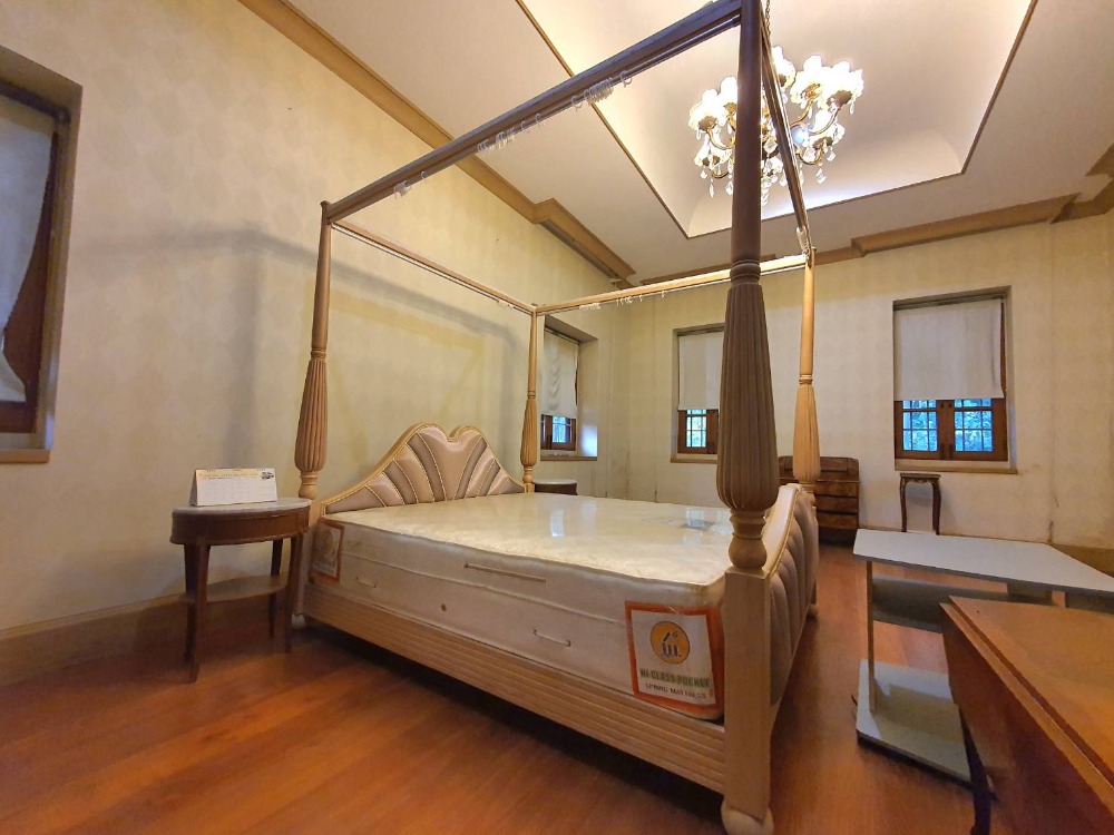 ขายบ้านเชียงใหม่ : ขายถูก !!! ขายบ้านเดี่ยวพร้อมที่ดิน 2 ไร่ 3 ชั้น สไตล์อังกฤษ ติดริมแม่น้ำปิง จอมทอง เชียงใหม่ บนที่ดินท้องมังกร